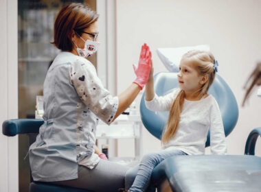 Dziecko na wizycie u stomatologa