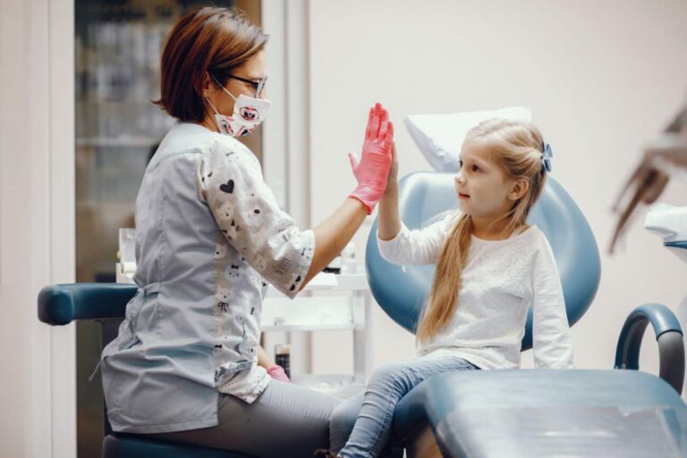 Na czym polega opieka stomatologiczna w szkole?