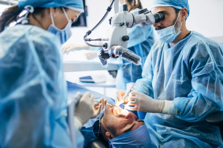 Mikrochirurgia stomatologiczna. Minimalnie inwazyjna, maksymalnie skuteczna